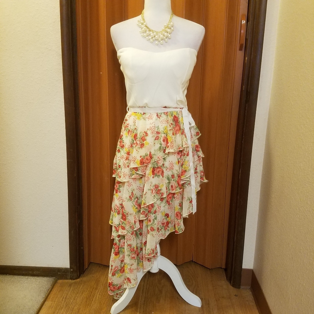 AMSTYCAL FLORAL RUFFLED DRESS